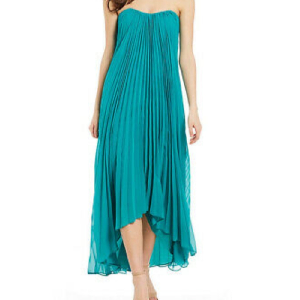 Laundry by Shelli Segal Pleated Hi-Low Gown